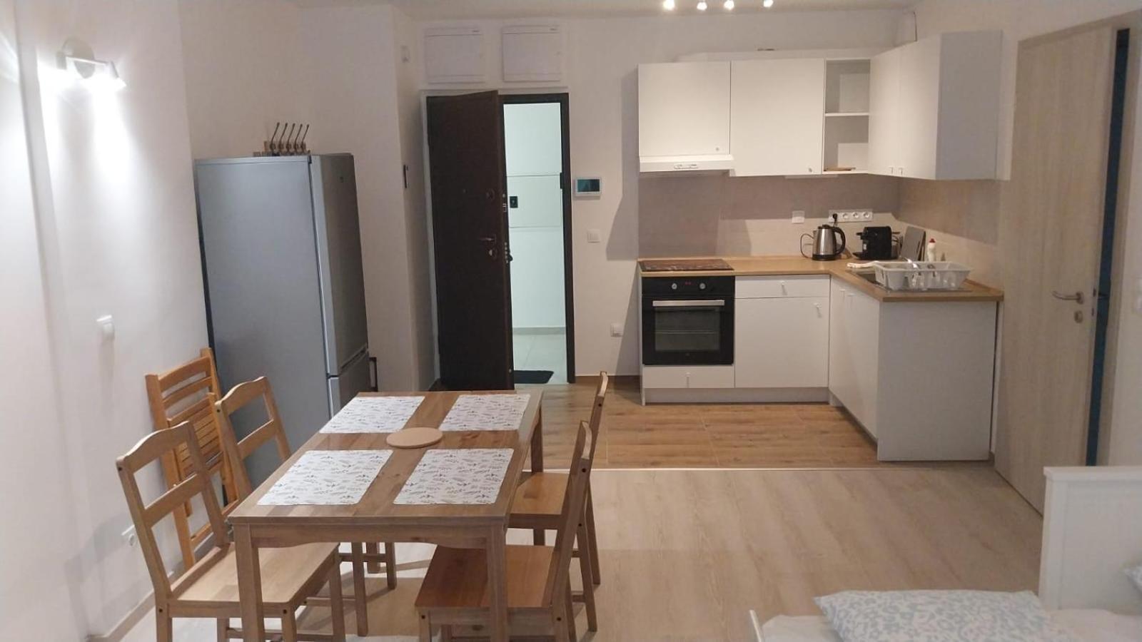 125 Family 1 Near By Heroes Square With Free Garage Budapeszt