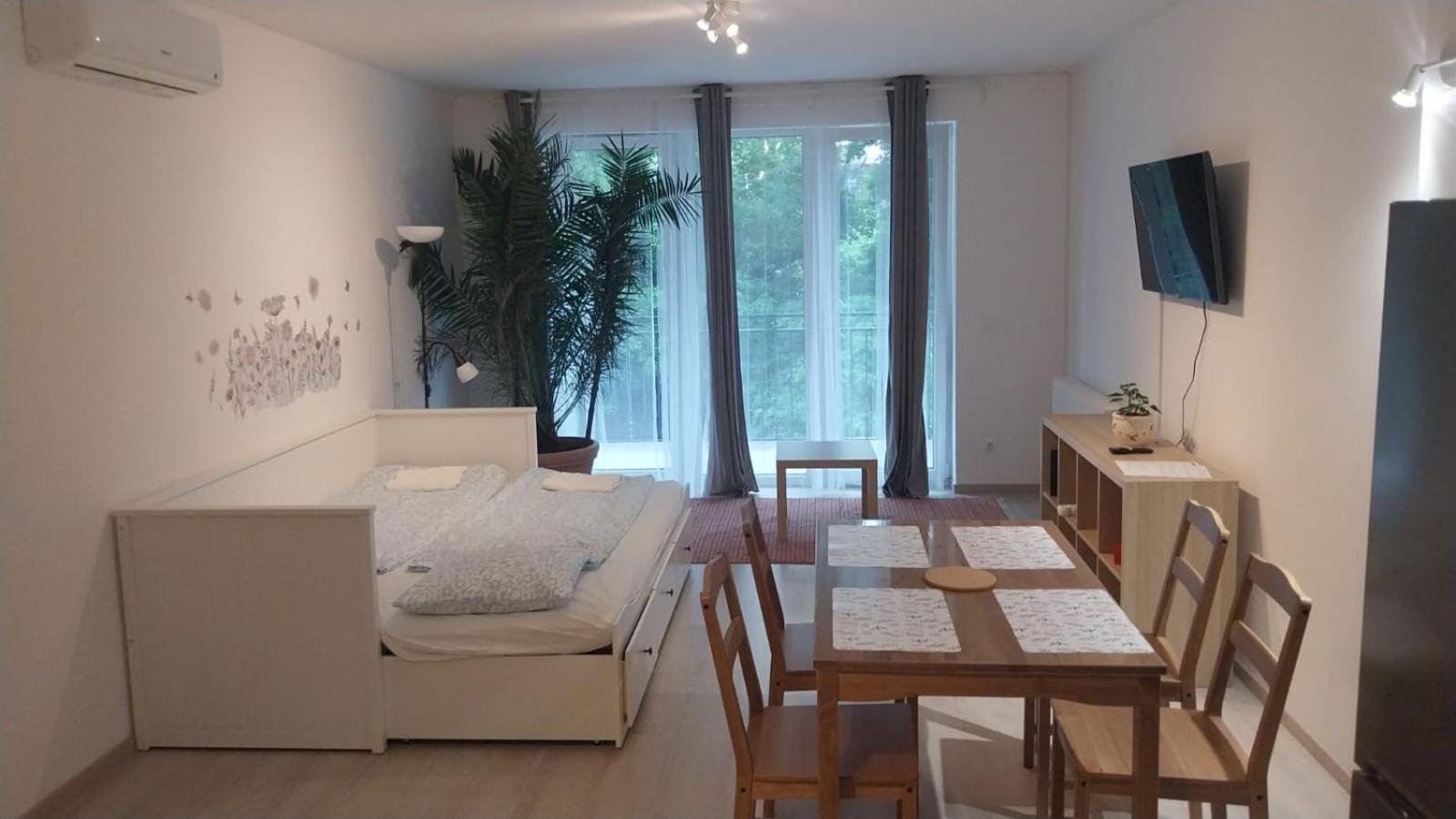 125 Family 1 Near By Heroes Square With Free Garage Budapeszt